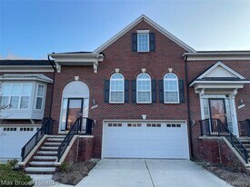 924 Sandalwood Dr in Troy, MI - Building Photo