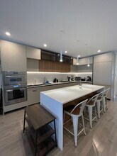 719 N Elizabeth St, Unit 1 in Chicago, IL - Building Photo - Building Photo