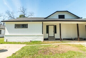 4918 Leffingwell St in Houston, TX - Building Photo