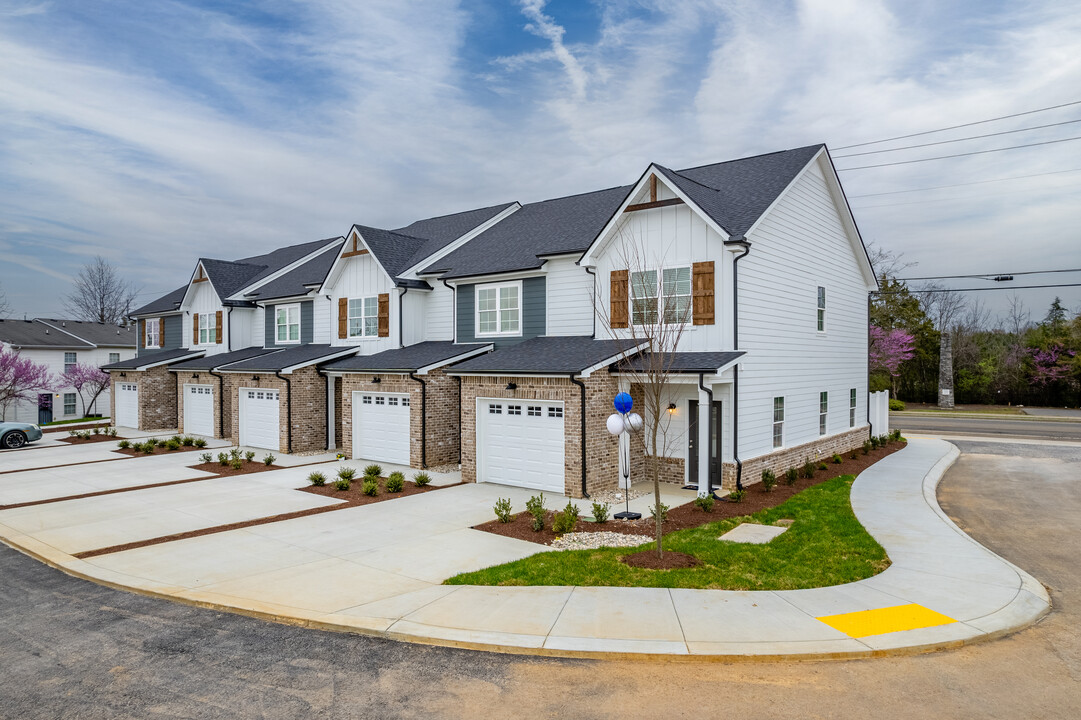 Oakwood Village Townhomes in Murfreesboro, TN - Foto de edificio