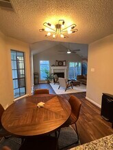 807 Kavanagh Dr in Austin, TX - Building Photo - Building Photo