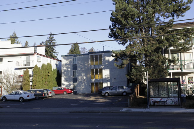 Gearhart Arms Apartments in Shoreline, WA - Foto de edificio - Building Photo