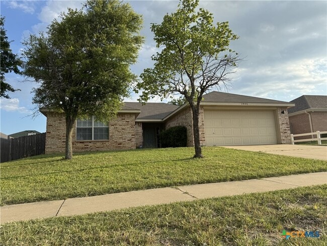 property at 2806 Maria Dr