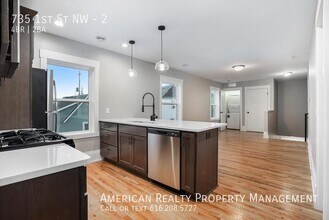 735 First St NW in Grand Rapids, MI - Building Photo - Building Photo