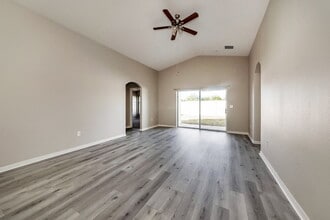 10620 Shady Preserve Dr in Riverview, FL - Building Photo - Building Photo