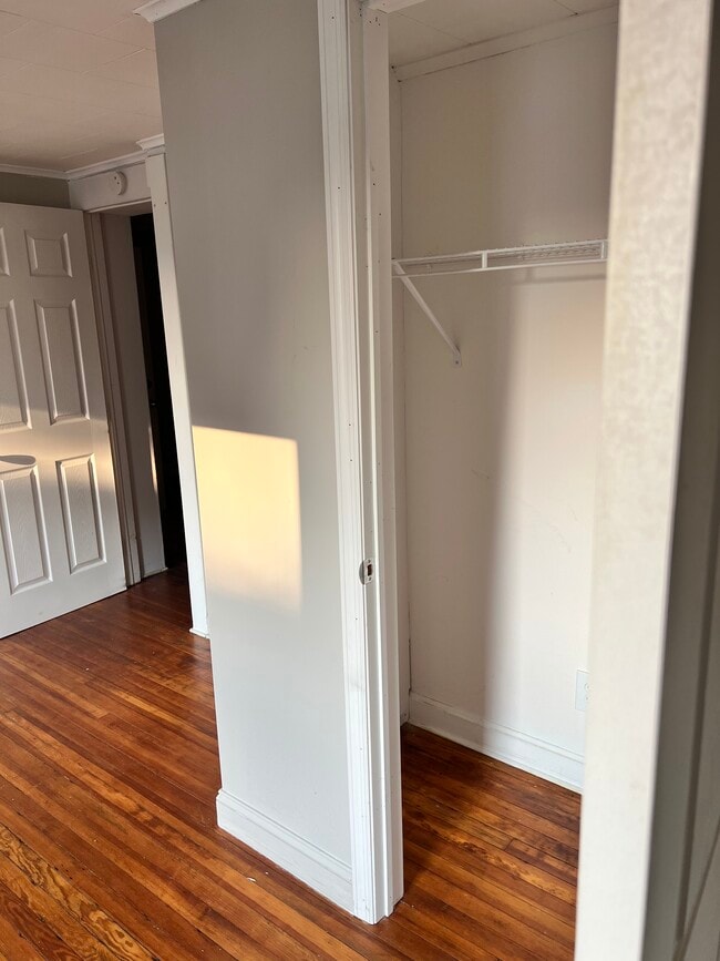 2428 3rd Ave, Unit 1 in Watervliet, NY - Building Photo - Building Photo