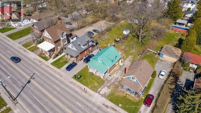 93 Park Rd S in Oshawa, ON - Building Photo - Building Photo