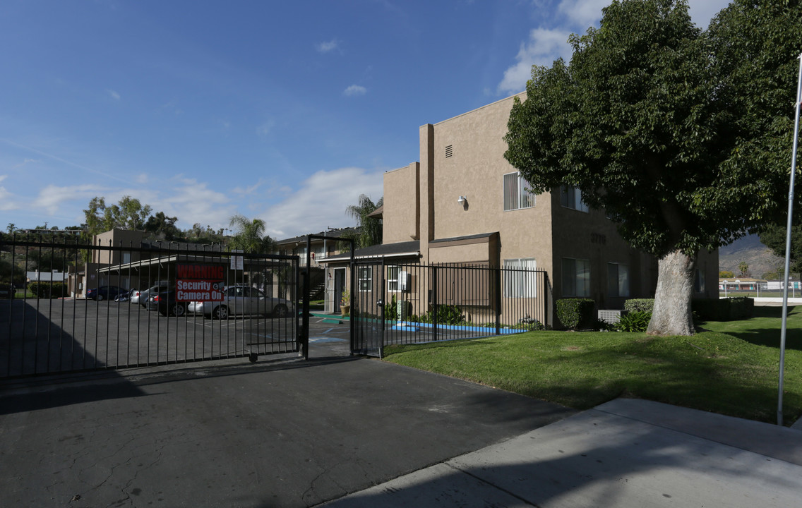 Avalon Court in San Bernardino, CA - Building Photo