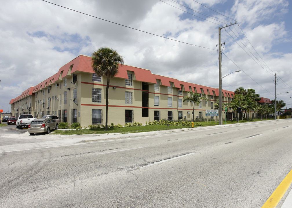 Nile Gardens Apartments in Opa Locka, FL - Building Photo