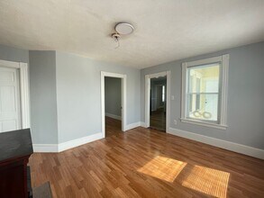 231 Laurel St in Manchester, NH - Building Photo - Building Photo