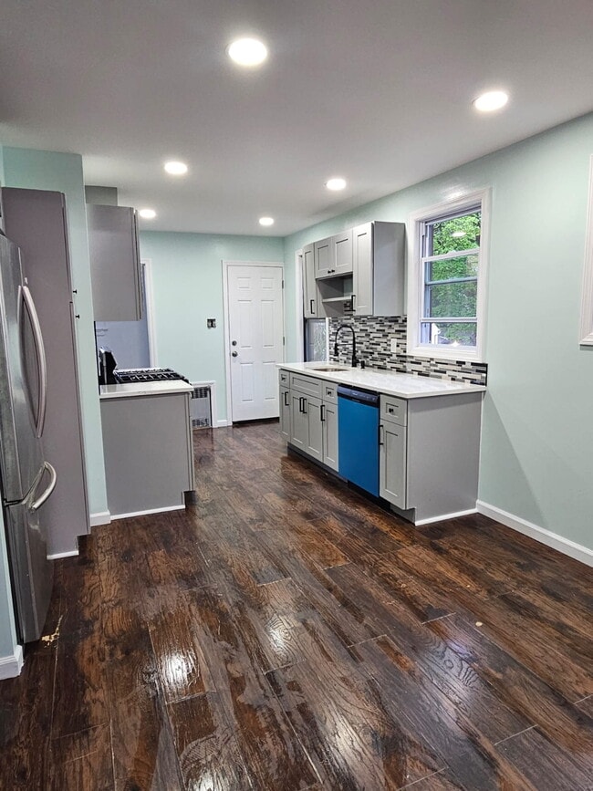 9 McKinley Ave, Unit #2 in West Orange, NJ - Building Photo - Building Photo