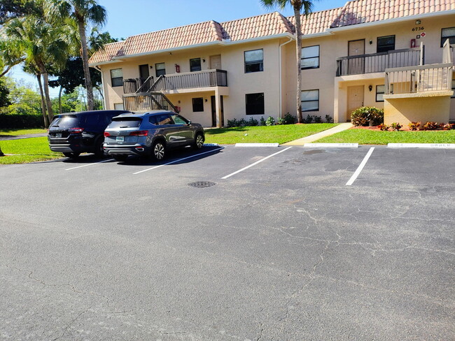 property at 6736 Palmetto Cir S