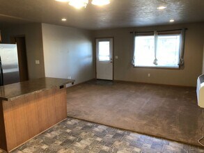 415 3rd Ave NW in Minot, ND - Building Photo - Building Photo