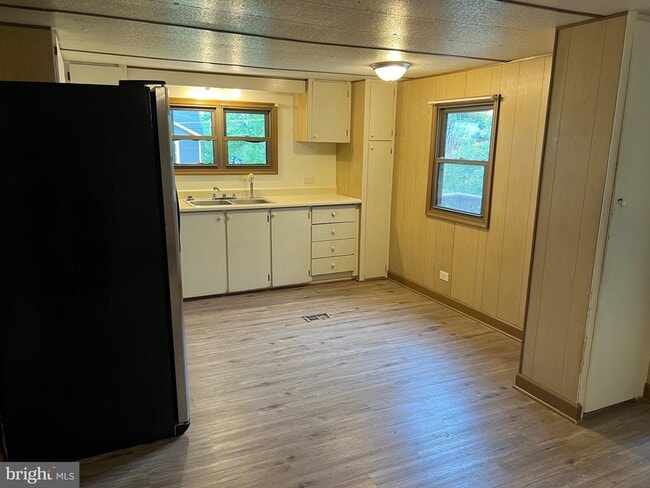 107 Sawmill Ct in Charles Town, WV - Building Photo - Building Photo