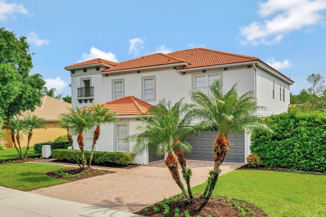 2107 Rickover Pl in Winter Garden, FL - Building Photo