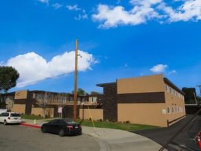 Driftwood Apartments in Fullerton, CA - Building Photo - Building Photo