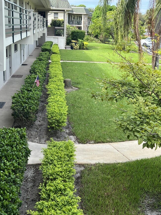 1900 S Kanner Hwy-Unit -3-302 in Stuart, FL - Building Photo - Building Photo