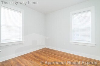 19 A Forest St in Cambridge, MA - Building Photo - Building Photo