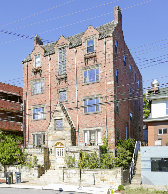 189 Castle Shannon Blvd in Pittsburgh, PA - Building Photo - Primary Photo