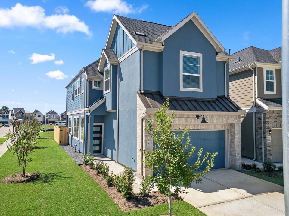 416 Pk Hl Ct in Stafford, TX - Building Photo