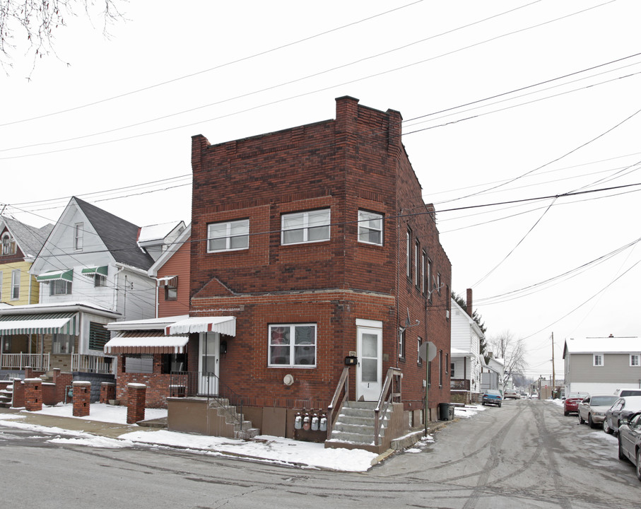 310 29th St in McKeesport, PA - Building Photo