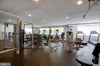 8315 N Brook Ln in Bethesda, MD - Building Photo - Building Photo