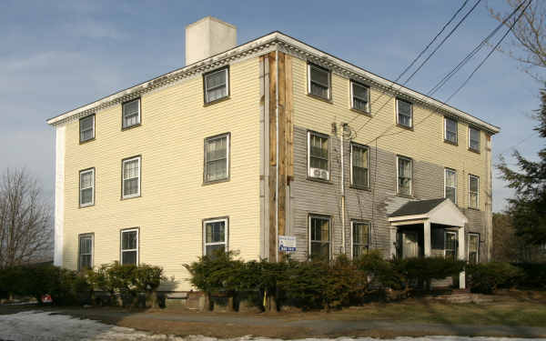 23 Pleasant St in Rowley, MA - Foto de edificio