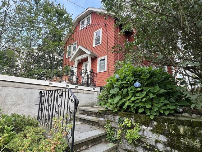 property at 15 Sunset Rd