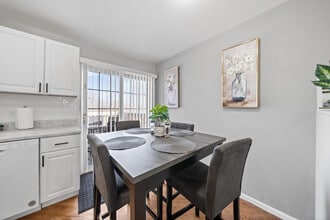 21937 E Churchill Dr in Richton Park, IL - Foto de edificio - Building Photo