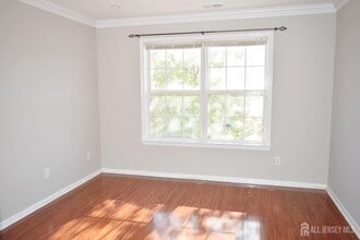 1724 Waterford Dr in Edison, NJ - Building Photo - Building Photo