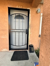 834 Rosecrans Ave in Compton, CA - Building Photo - Building Photo