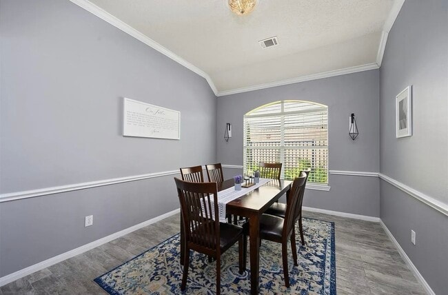 property at 814 N Elder Grove Dr