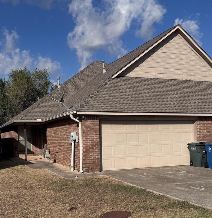 433 Sterling Pointe Way in Edmond, OK - Building Photo