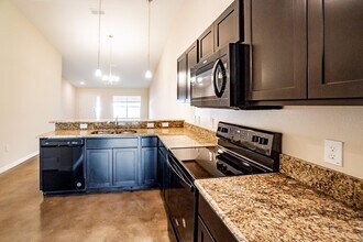 279 Reese Ct in St. Cloud, FL - Building Photo - Building Photo