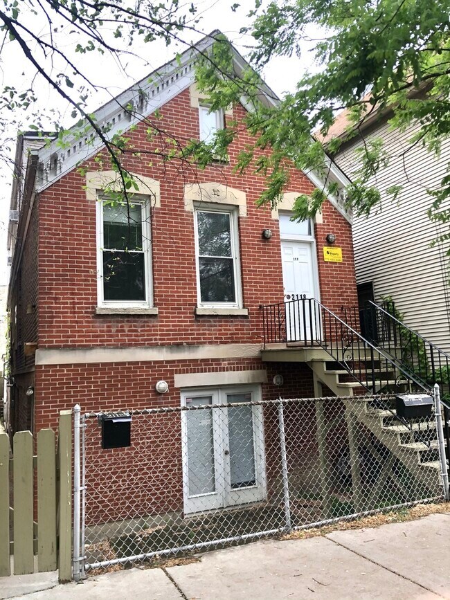 2118 N Hoyne Ave