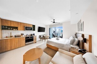 601 NE 1st Ave, Unit 4610 in Miami, FL - Building Photo