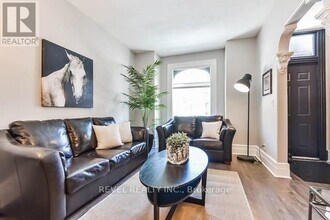 32 Main St in Hamilton, ON - Building Photo - Building Photo