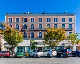 45-53 W Palisade Ave in Englewood, NJ - Foto de edificio - Building Photo