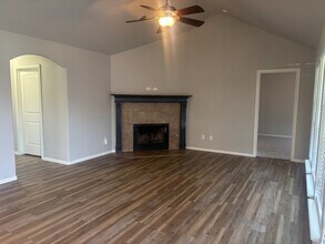 201 W 53rd St in Sand Springs, OK - Building Photo - Building Photo