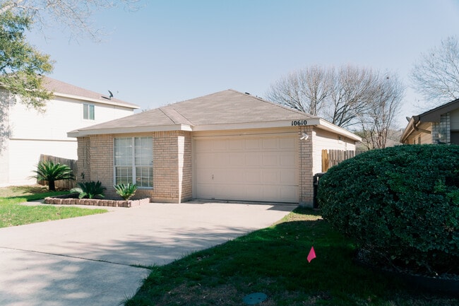 10610 Tiger Way in San Antonio, TX - Building Photo - Building Photo