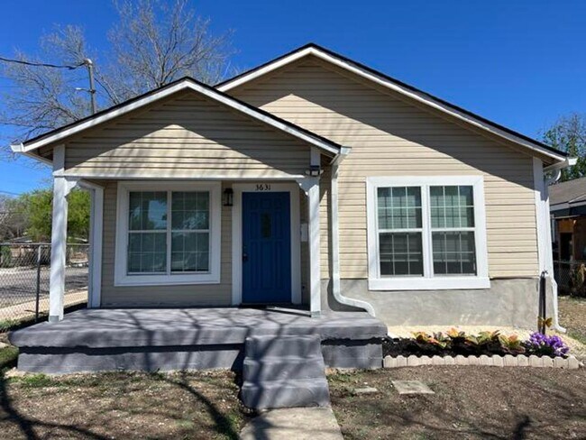 3631 W Salinas in San Antonio, TX - Building Photo - Building Photo