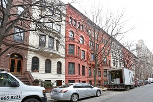 57 W 88th St in New York, NY - Building Photo