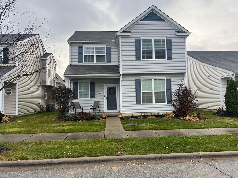 6180 Witherbee Dr in Westerville, OH - Building Photo