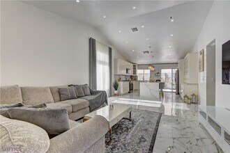 6653 Sweetzer Way in Las Vegas, NV - Building Photo - Building Photo
