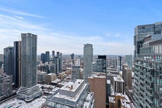 27 Grosvenor St in Toronto, ON - Building Photo - Building Photo