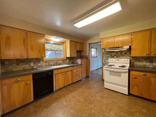 5630 N Greenwood Blvd in Spokane, WA - Building Photo - Building Photo