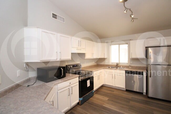 4526 E Windsong Dr in Phoenix, AZ - Building Photo - Building Photo