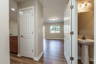 836 NE 109th Ct in Vancouver, WA - Building Photo - Building Photo