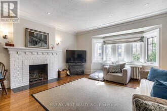6 Oriole Gardens in Toronto, ON - Building Photo - Building Photo