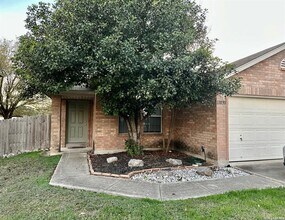 11030 Vollmer Ln in San Antonio, TX - Foto de edificio - Building Photo
